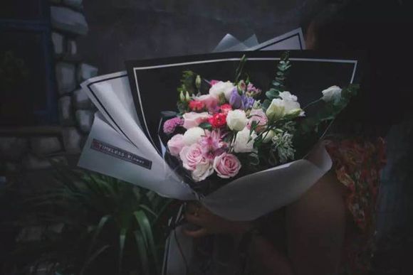 【求职】本人花艺师，求工作！