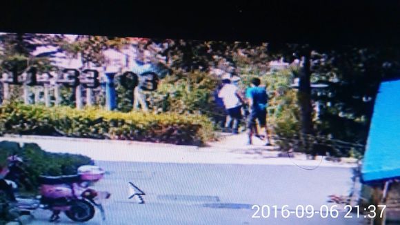年纪轻轻就做这种龌龊之事，长大了还得了？有认识的帮我说一声