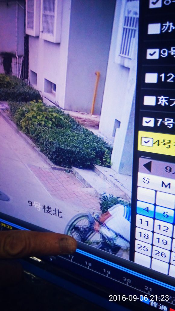 年纪轻轻就做这种龌龊之事，长大了还得了？有认识的帮我说一声