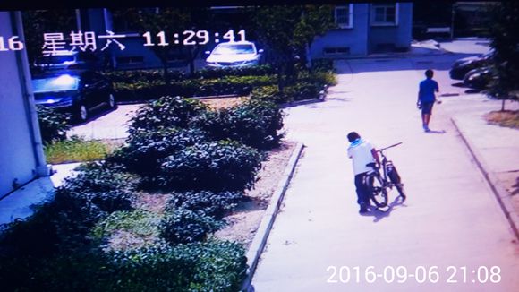 年纪轻轻就做这种龌龊之事，长大了还得了？有认识的帮我说一声