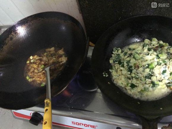 跟着银民学奏饭。