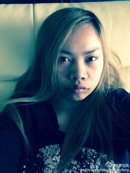 双眼皮，一字眉，高鼻梁，厚嘴唇，都是美女的特征。