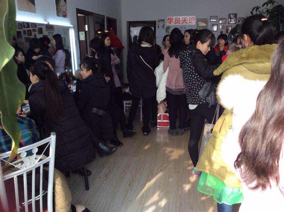 维纳斯化妆学校“十一”活动开始了！