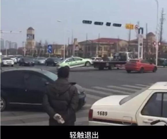 黄岛出租车在滨海大道罢工，有图有真相