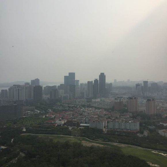 俯瞰黄岛市区，你能认出来图片中的地方嘛