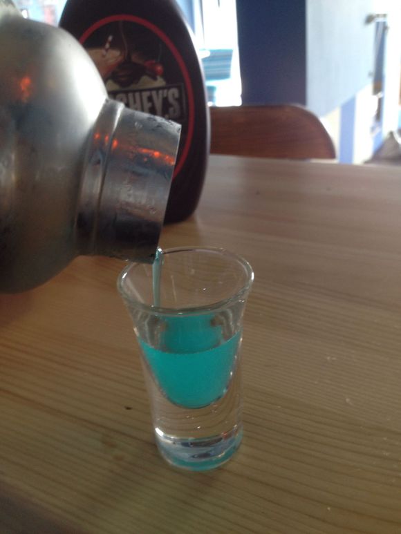 直播教大家调酒！