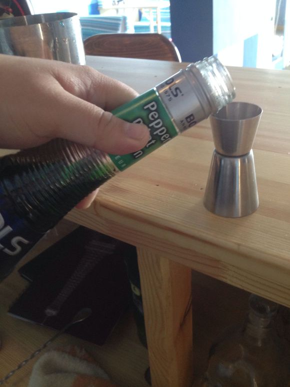 直播教大家调酒！