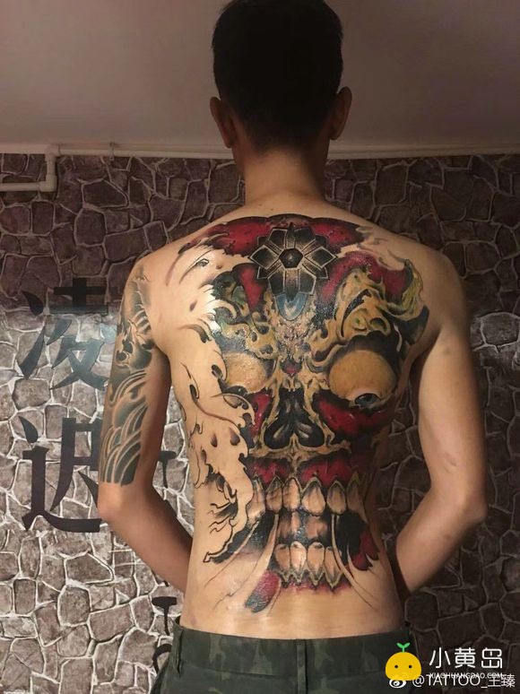 青岛西海岸新区大学生纹身师斗胆发帖