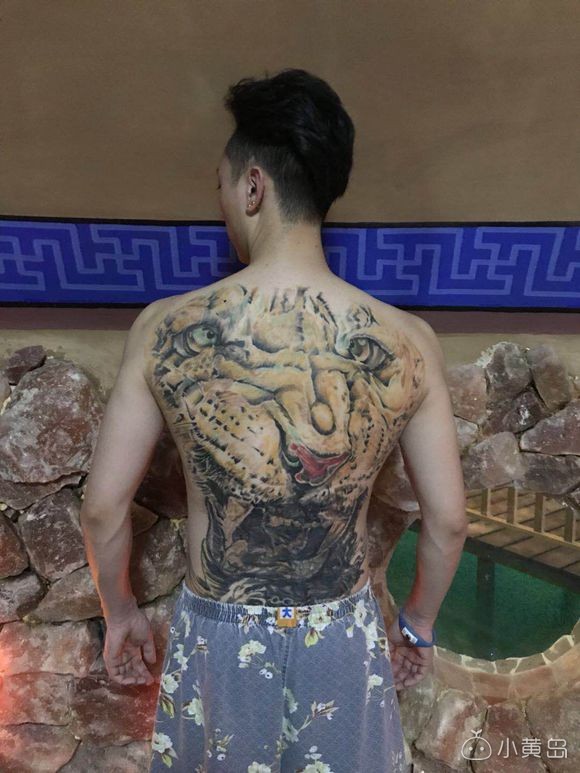 大家来看看这满背2000值不值