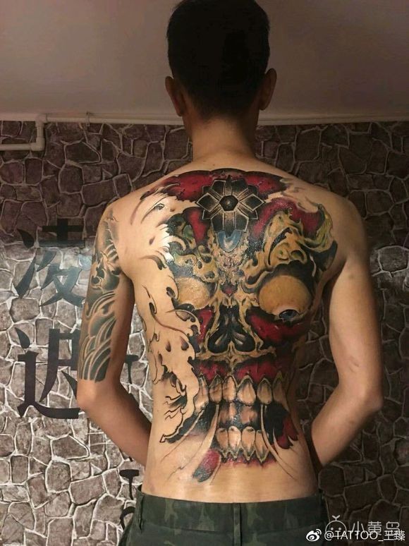 大家来看看这满背2000值不值