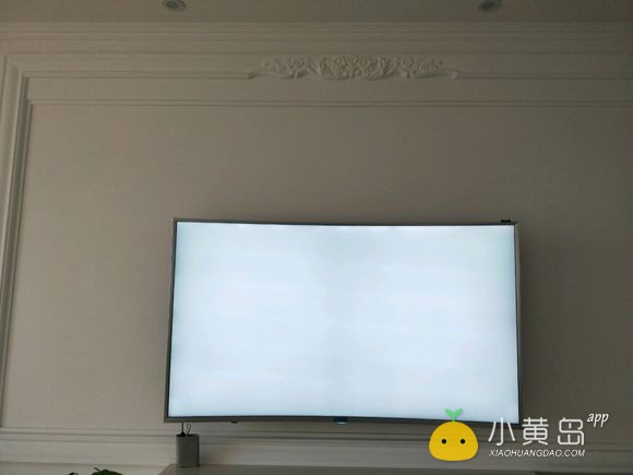 请问下有经验的网友，这款海信曲面的电视屏幕，屏幕显象正常吗？