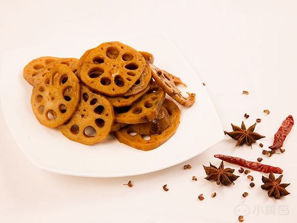 因无法兼顾工厂店和直营店，营业中直营卤味店招合作伙伴或整体转