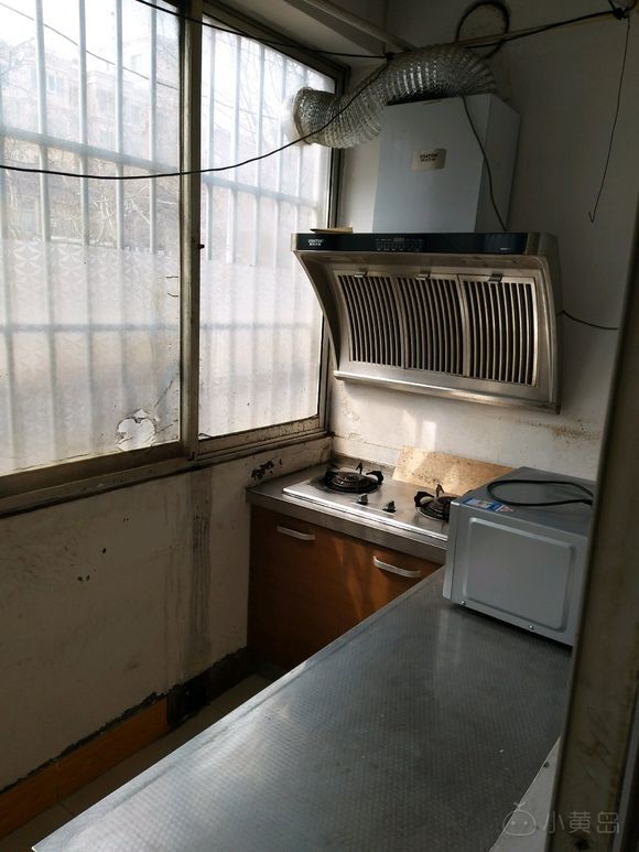 出租香江路金田小区60平套二，年租，租金1600/月，个人房