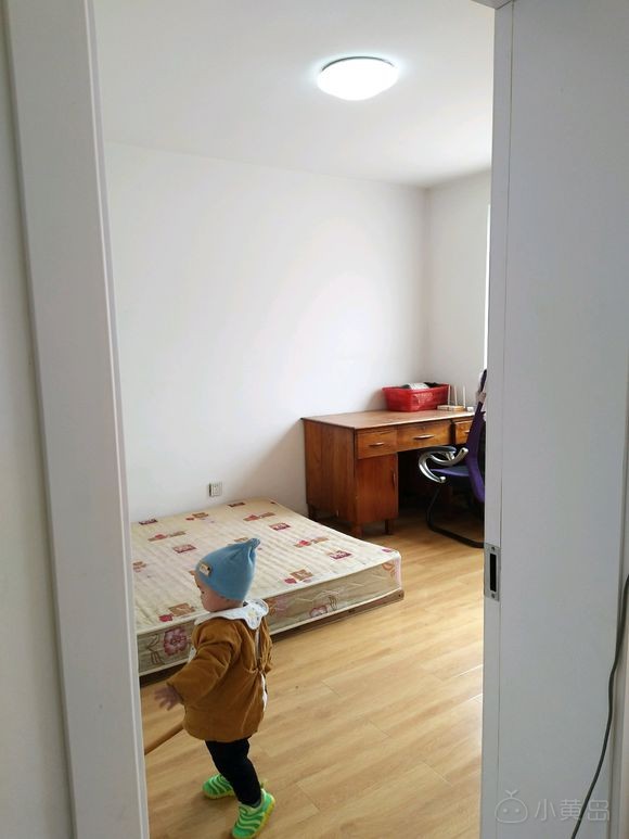 出租香江路金田小区60平套二，年租，租金1600/月，个人房