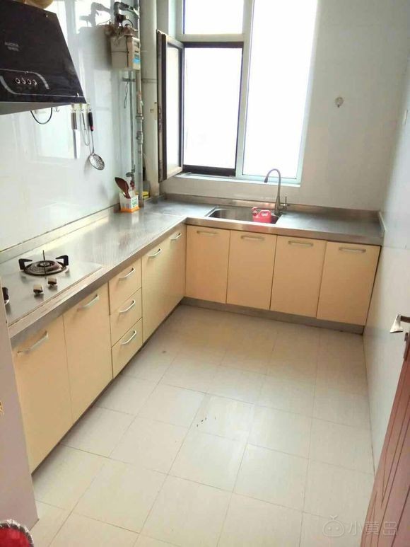 凤仪帝景套二高层海景房，在理工大学老校区旁边，交通便利，现想