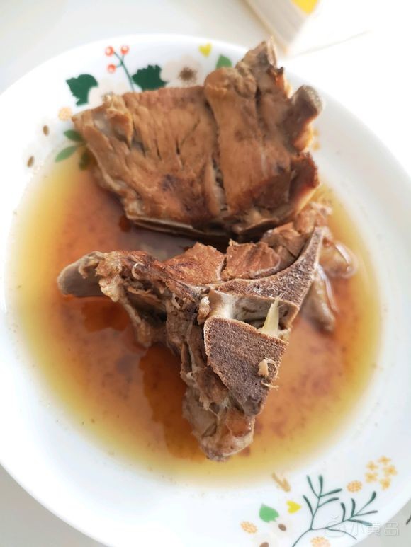 大家来评评理！昨天中午我在老黄岛云海排骨米饭给我对象买了一份