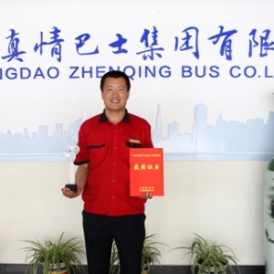 真情巴士驾驶员于义睦荣获“感动交通年度人物”
