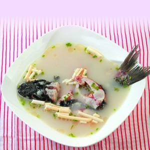 产后催乳食谱：乌鱼通草汤