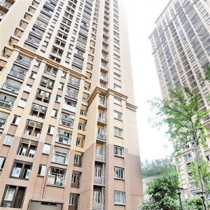 6岁娃独自在家睡觉，醒来找妈妈……