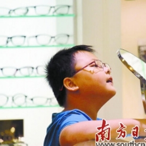 儿童近视是先天遗传，还是后天用眼过度？
