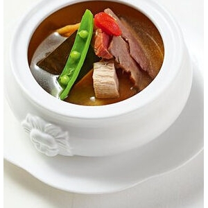 特色美食：黑蒜响螺汤