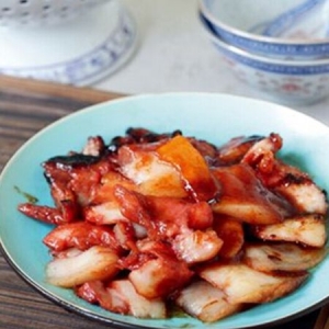 特色美食：不用烤的平锅叉烧