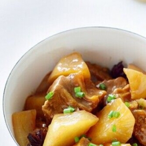 美食：柱候萝卜炖牛腩