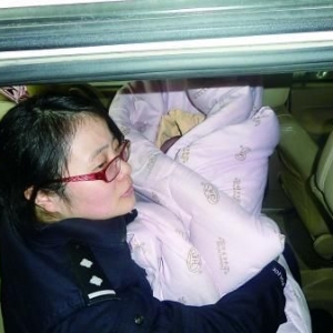 未婚女产子报警谎称捡到婴儿