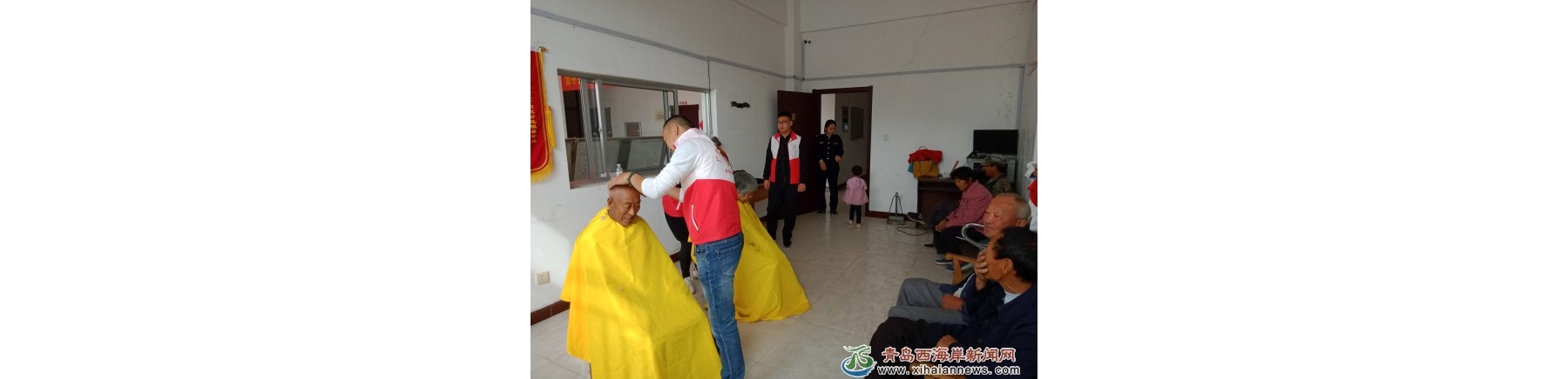 重阳敬老爱老送义剪 公益服务传承青少年