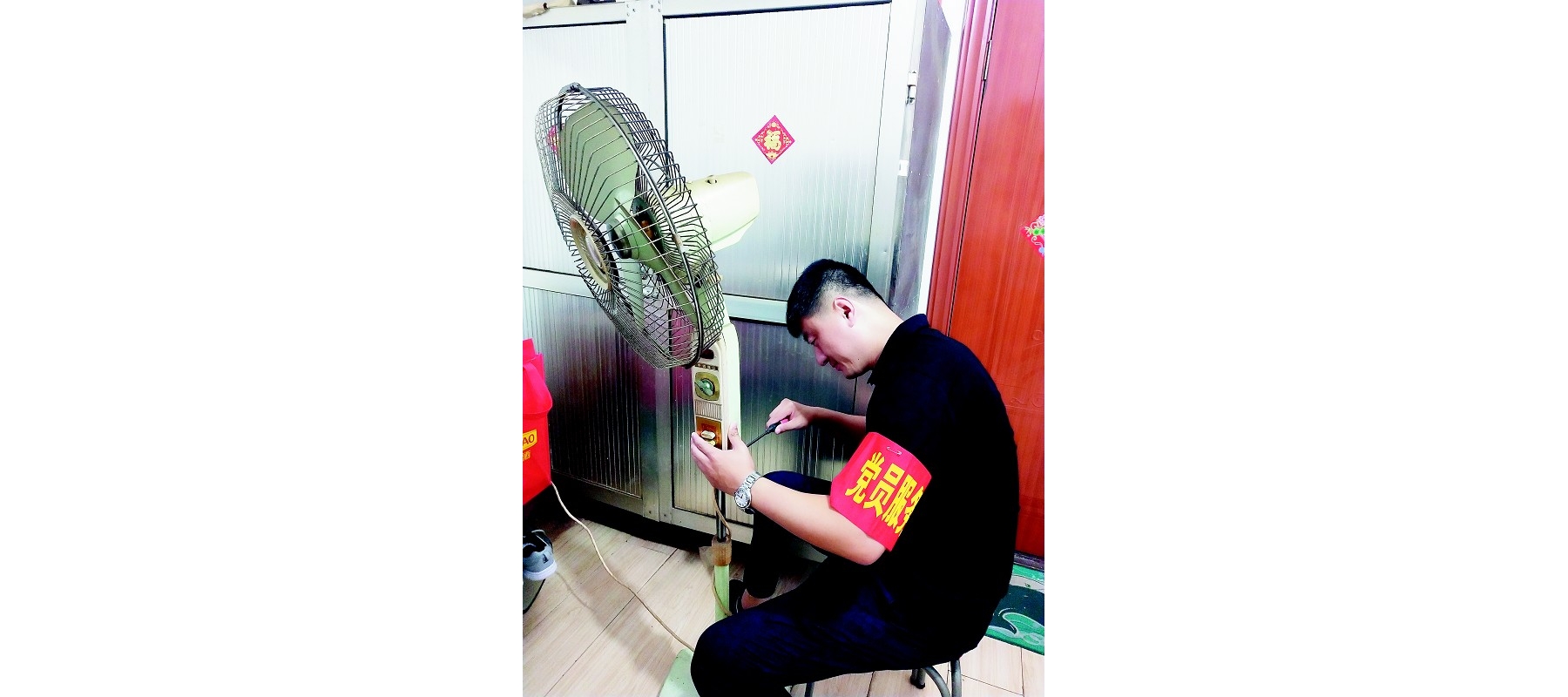 灵珠山街道设“党员服务岗” 把好事做得“理直气壮”