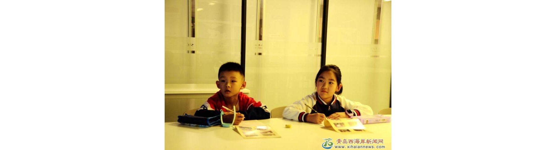 七彩童年 书写世界——峨眉山路社区公益书法课堂