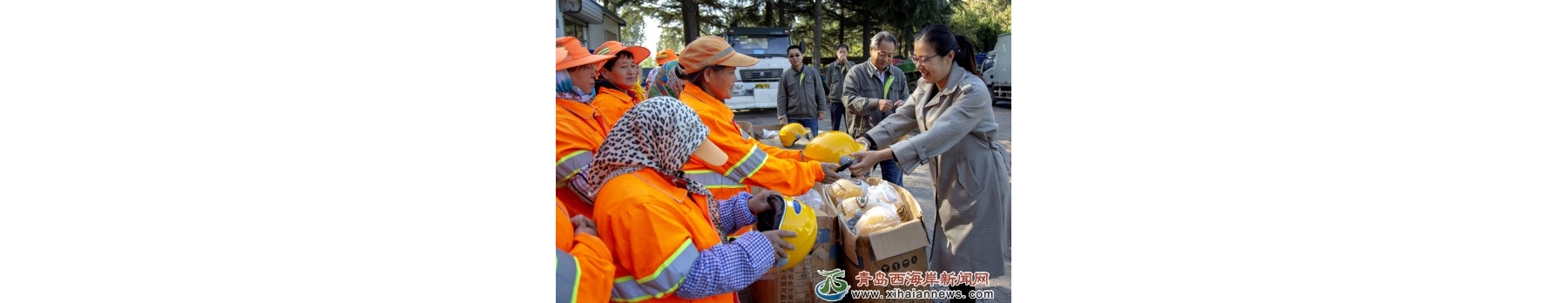 100顶电动车头盔护航环卫工回家路