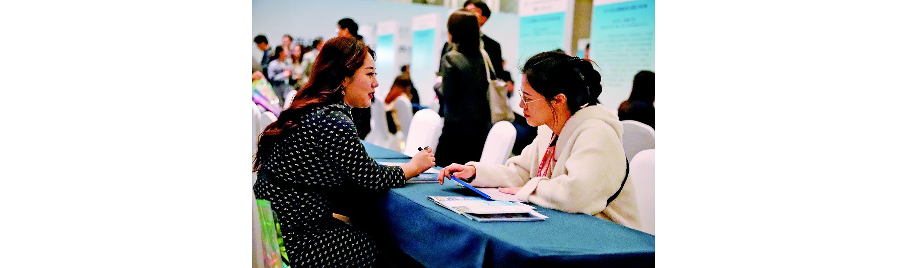 海外高层次人才和产学研项目洽谈会举行