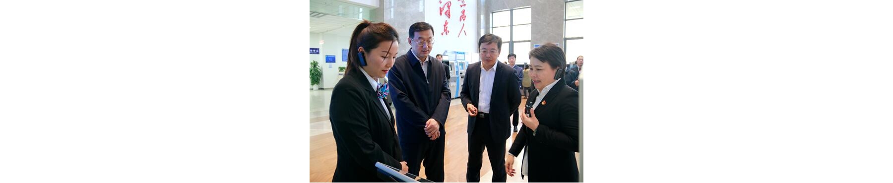 青岛市政府秘书长卞建平一行来西海岸新区调研