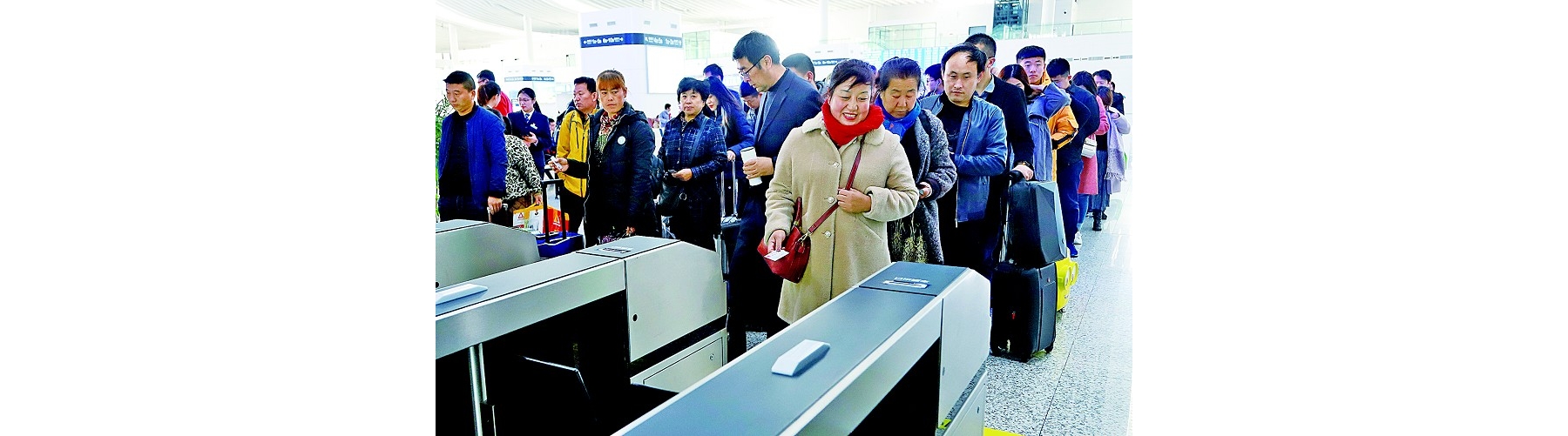 青岛西站正式启用电子客票