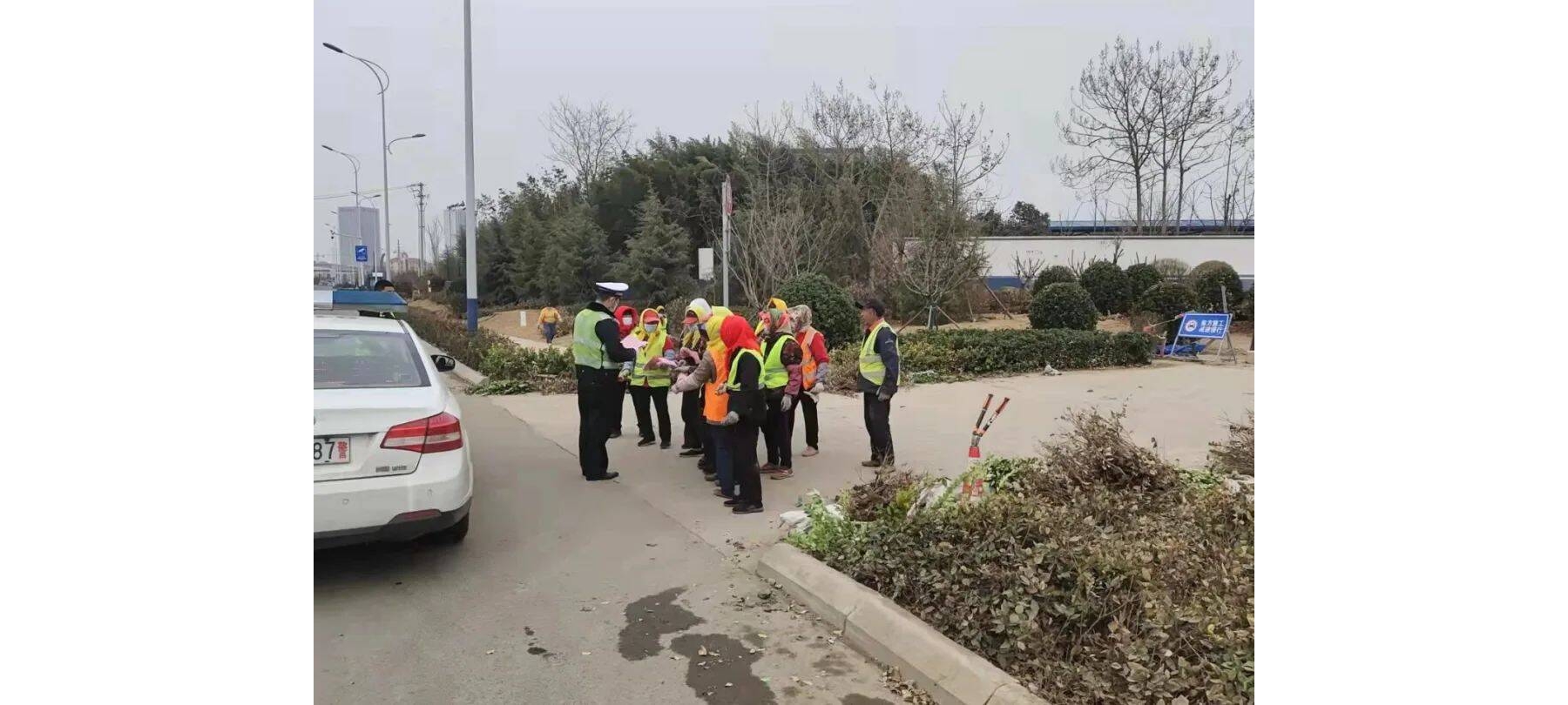 黄岛交警：保安全，助春耕，交通安全不放松