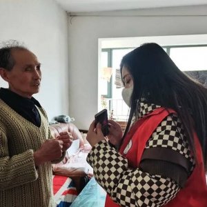 区义务工作者联合会：疫情期间温暖相伴 关爱老人心心相连