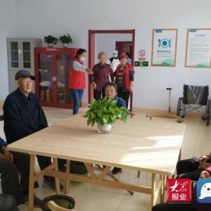 青岛西海岸新区铁山街道：情暖夕阳 关爱健康