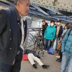 路见危难伸援手！青岛综合应急救援支队传递社会正能量