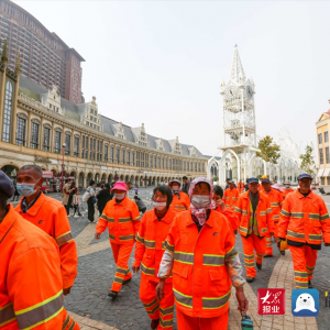 青岛红树林度假世界举办“你奉献一座城，我温暖你的心”环卫工人节活动
