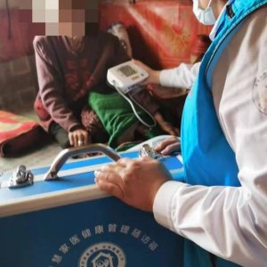 宝山卫生院开展“明月情”家庭医生签约特色服务