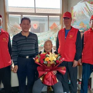 王台街道：情系退伍老兵，生日祝福送到家