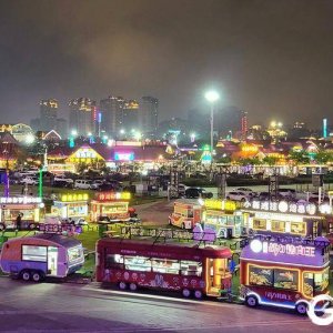 等夜晚降临，可以去青岛这里赏“流光之城”