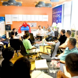 “阅创未来”读书伴成才 “跳动思维”创新激活力