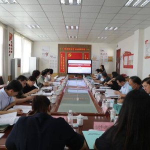 区教育和体育局召开强镇筑基工作现场调研会