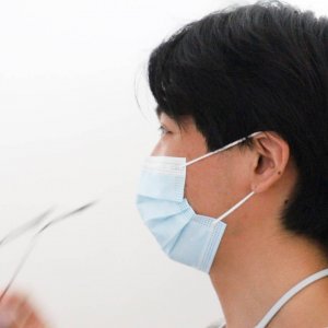 暑期近视手术热 严谨评估不可少