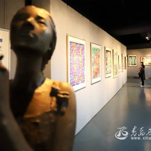 组图：农民书画展 秀出新风貌