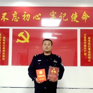 徐洪刚：智勇双全的“四星辅警”