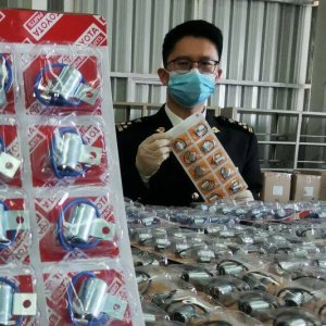 黄岛海关查扣侵权汽车点火线圈7万个