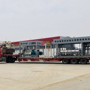 国内首台加氢母站用大排量液驱式氢气充装压缩机在西海岸新区出厂并吊装